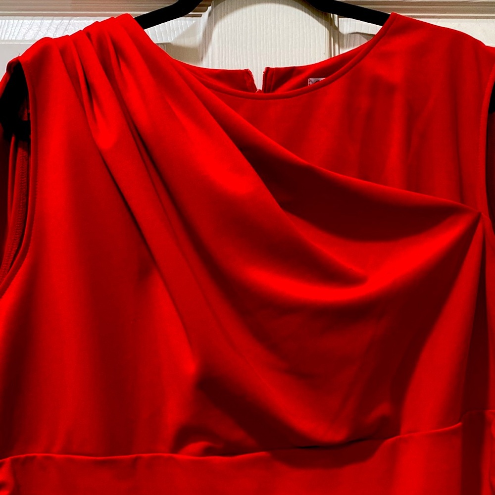 Dress - Picture 2 of 4